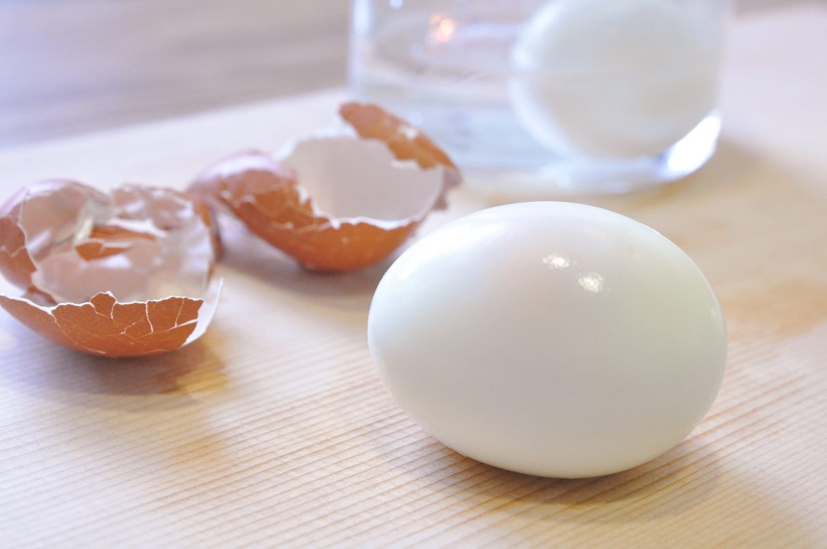 ［影片］如何剝出漂亮的水煮蛋（快速剝蛋殼）