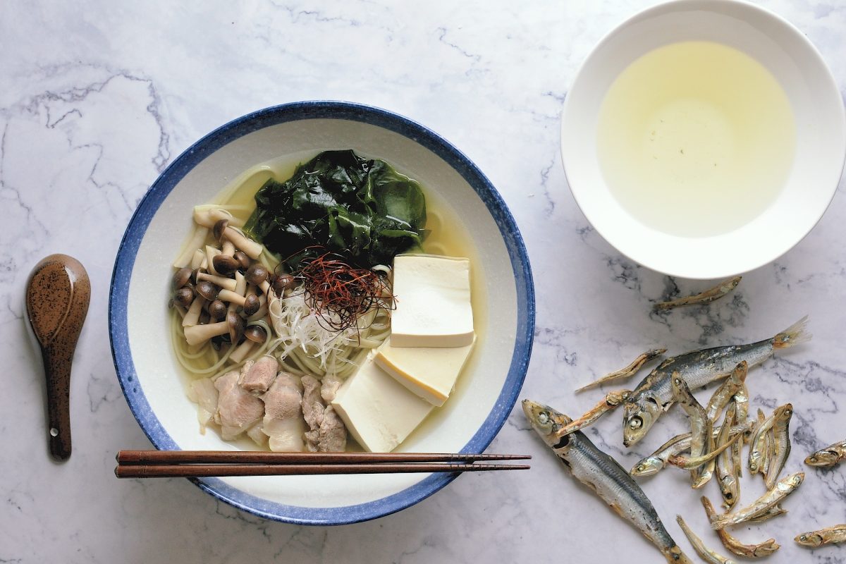 常用的日式高湯做法（一）：小魚干高湯